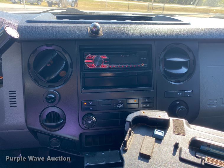 image for item JW9381 2011 Ford F350 Super Duty  SuperCab utility bed pickup truck