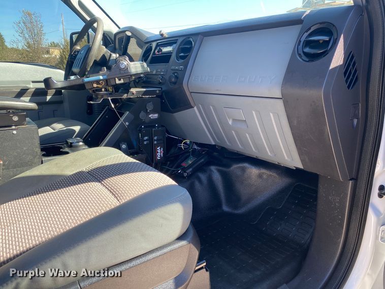 image for item JW9381 2011 Ford F350 Super Duty  SuperCab utility bed pickup truck