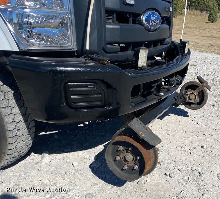 image for item JW9381 2011 Ford F350 Super Duty  SuperCab utility bed pickup truck