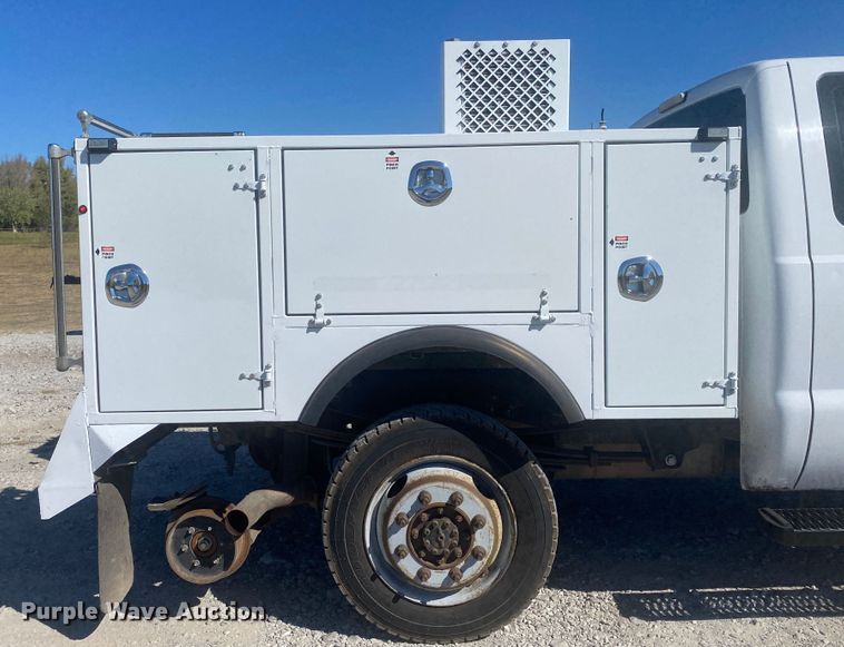 image for item JW9381 2011 Ford F350 Super Duty  SuperCab utility bed pickup truck