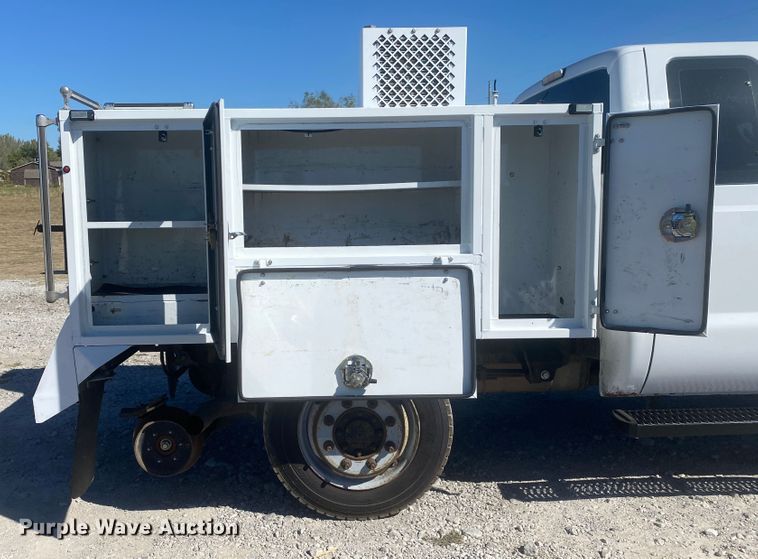 image for item JW9381 2011 Ford F350 Super Duty  SuperCab utility bed pickup truck