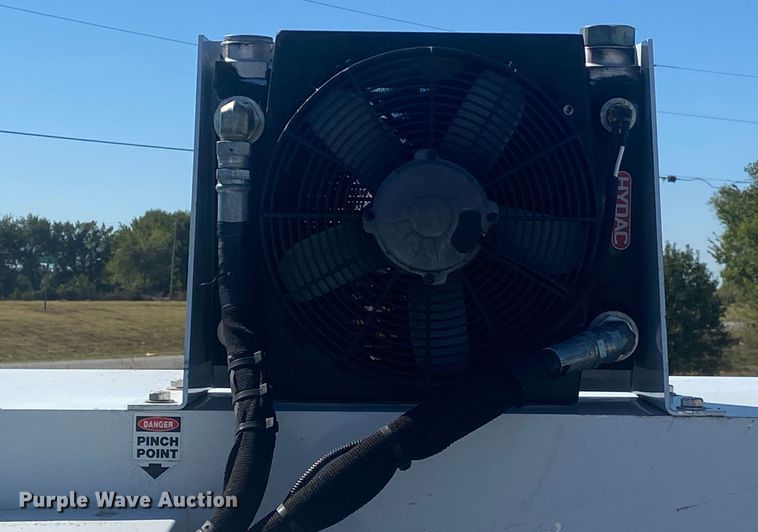 image for item JW9381 2011 Ford F350 Super Duty  SuperCab utility bed pickup truck