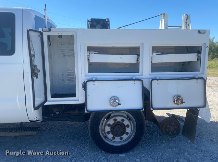 image for item JW9381 2011 Ford F350 Super Duty  SuperCab utility bed pickup truck