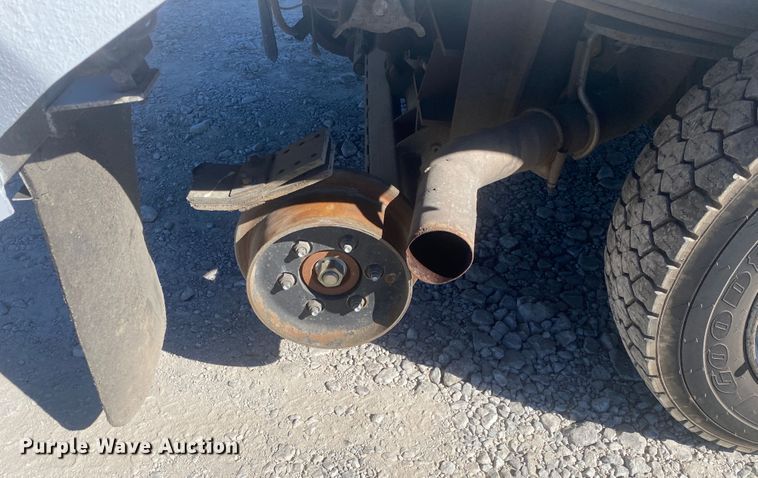 image for item JW9381 2011 Ford F350 Super Duty  SuperCab utility bed pickup truck