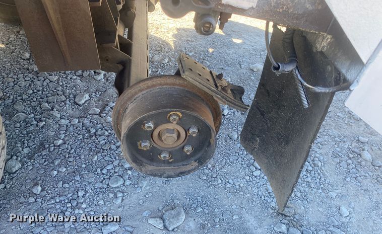 image for item JW9381 2011 Ford F350 Super Duty  SuperCab utility bed pickup truck