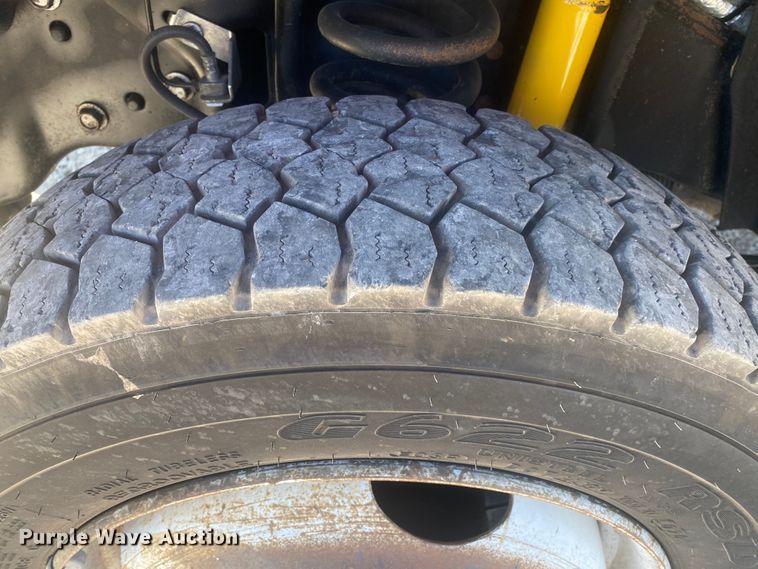 image for item JW9381 2011 Ford F350 Super Duty  SuperCab utility bed pickup truck