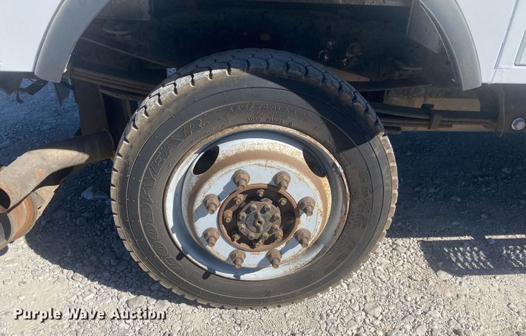 image for item JW9381 2011 Ford F350 Super Duty  SuperCab utility bed pickup truck