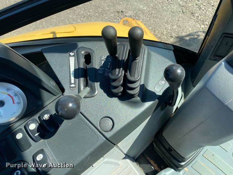 image for item JW9395 2011 Caterpillar 420E  backhoe