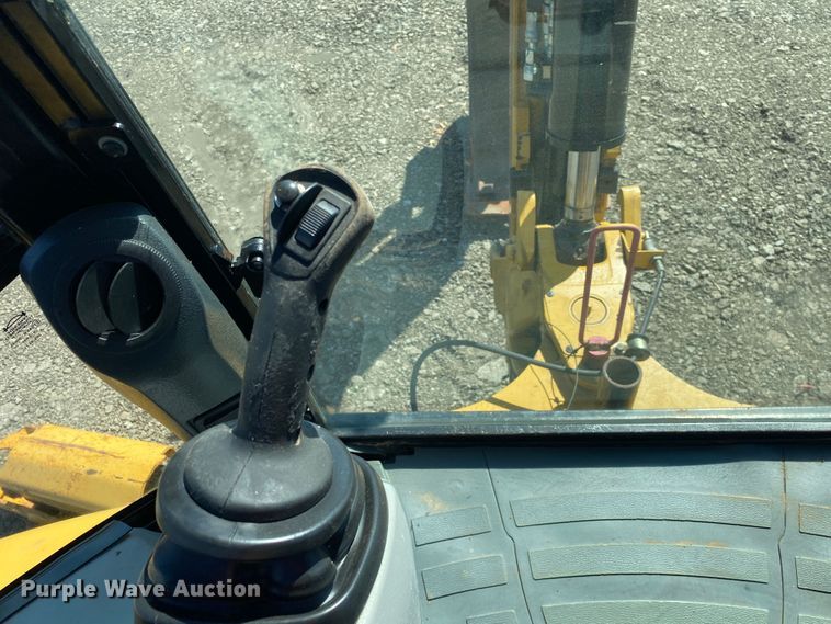 image for item JW9395 2011 Caterpillar 420E  backhoe