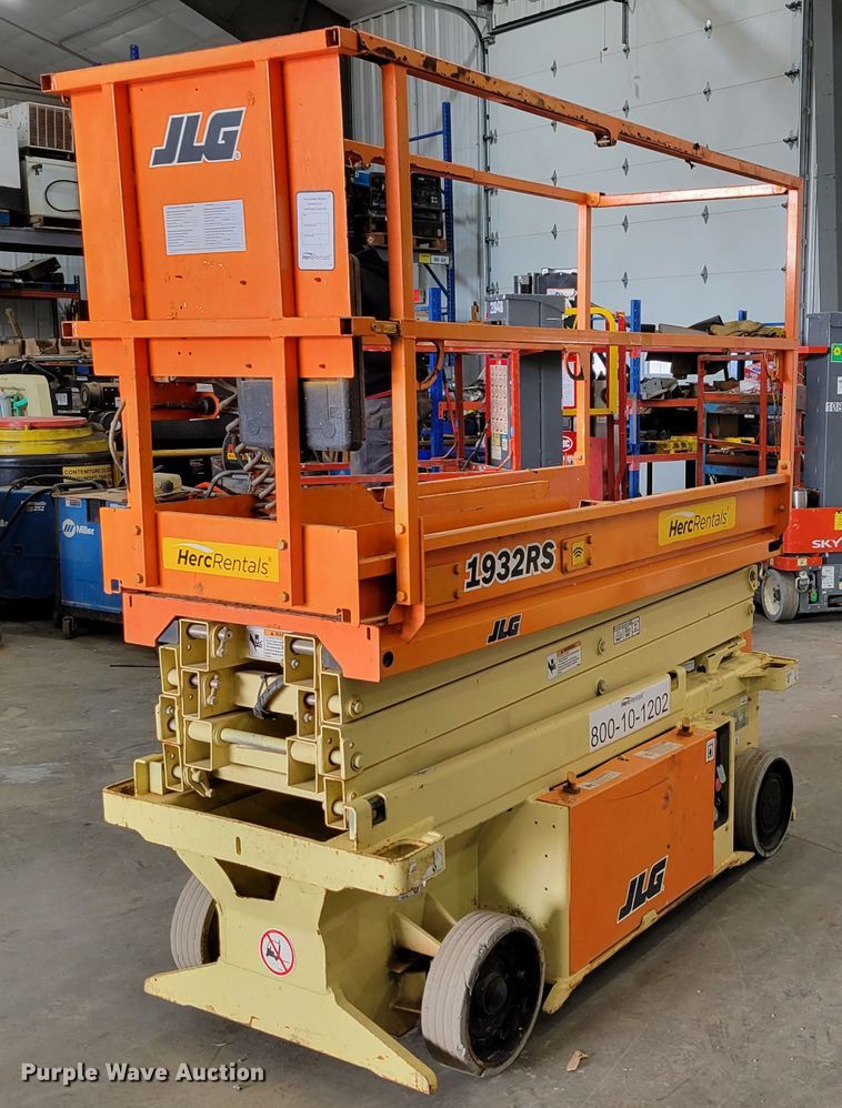 image for item JZ9051 2016 JLG 1932RS  scissor lift