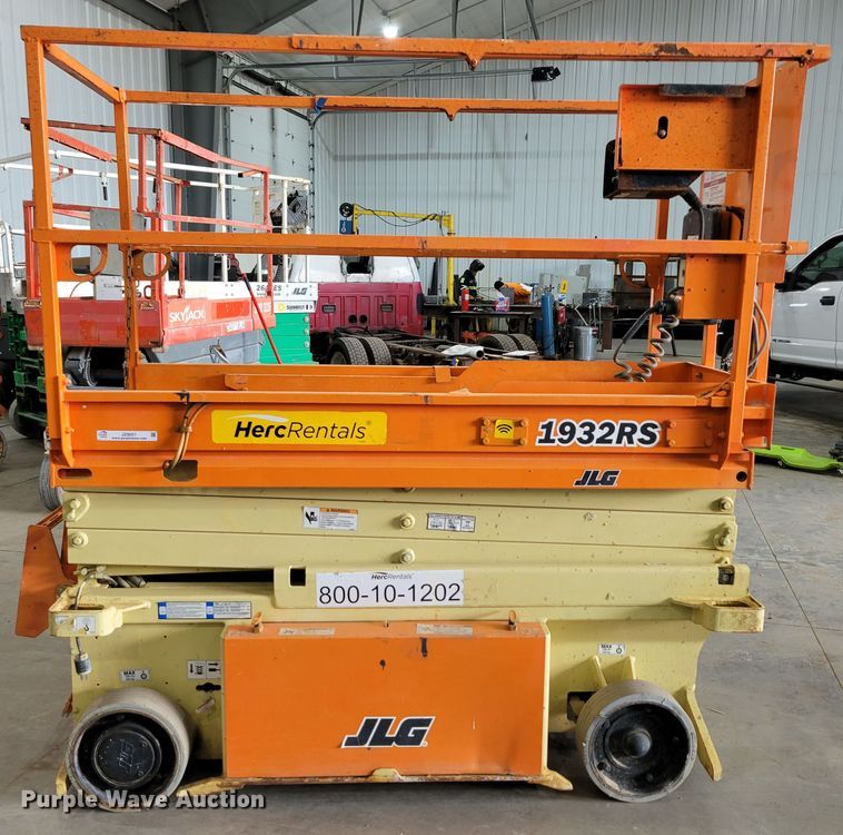 image for item JZ9051 2016 JLG 1932RS  scissor lift