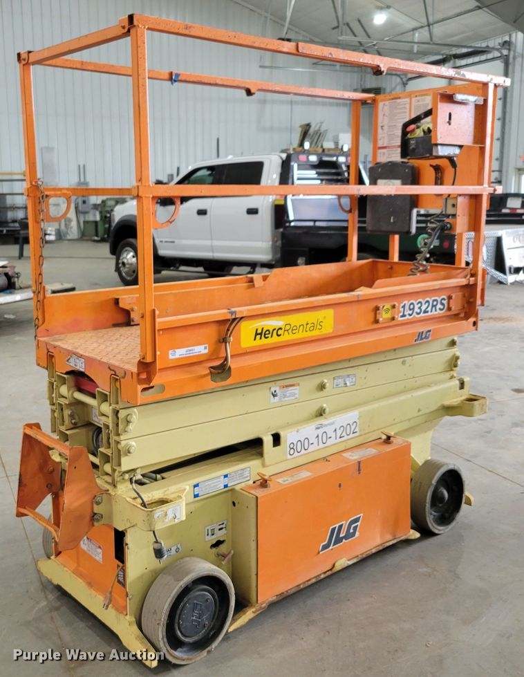 image for item JZ9051 2016 JLG 1932RS  scissor lift