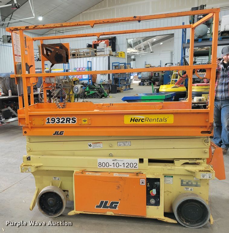 image for item JZ9051 2016 JLG 1932RS  scissor lift