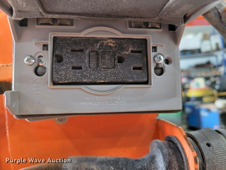 image for item JZ9051 2016 JLG 1932RS  scissor lift