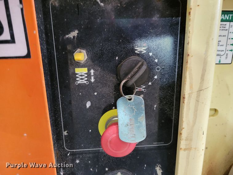 image for item JZ9051 2016 JLG 1932RS  scissor lift