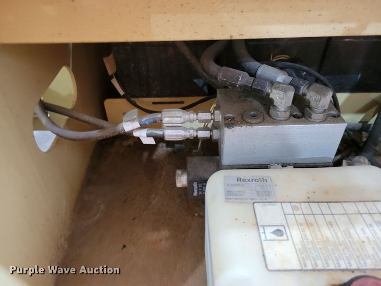 image for item JZ9051 2016 JLG 1932RS  scissor lift