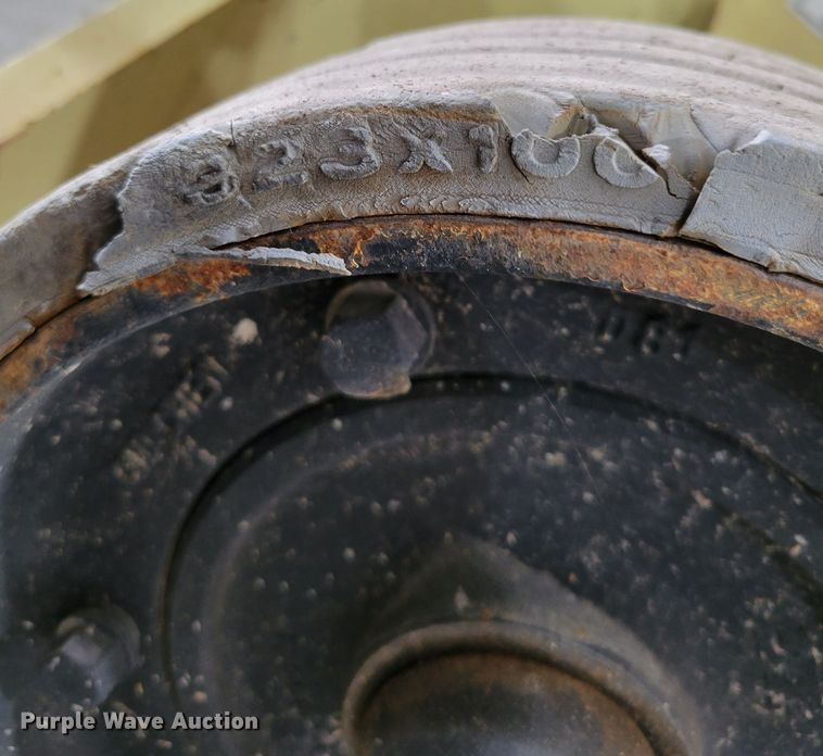 image for item JZ9051 2016 JLG 1932RS  scissor lift