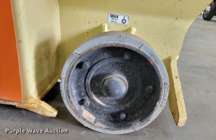 image for item JZ9051 2016 JLG 1932RS  scissor lift