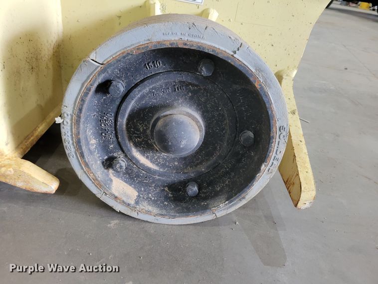 image for item JZ9051 2016 JLG 1932RS  scissor lift