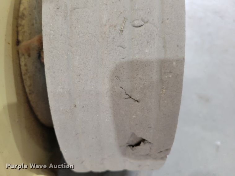 image for item JZ9051 2016 JLG 1932RS  scissor lift