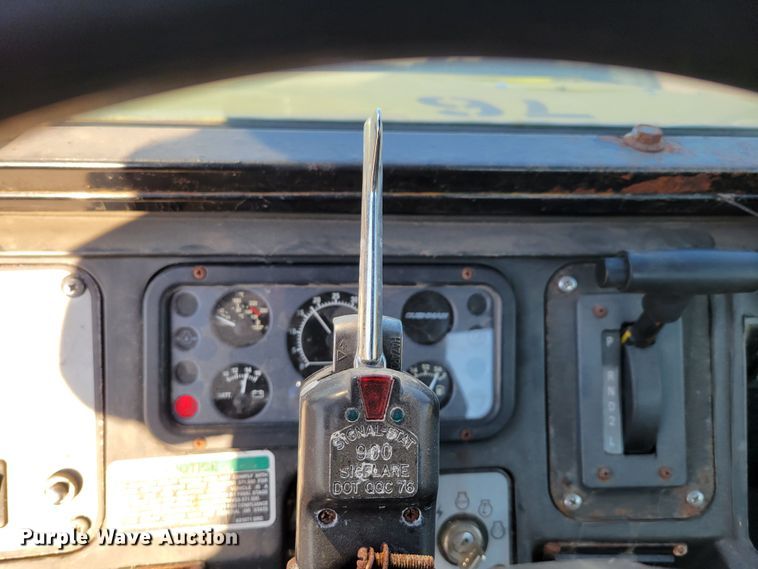 image for item JZ9058 Jacobsen Cushman  utility vehicle