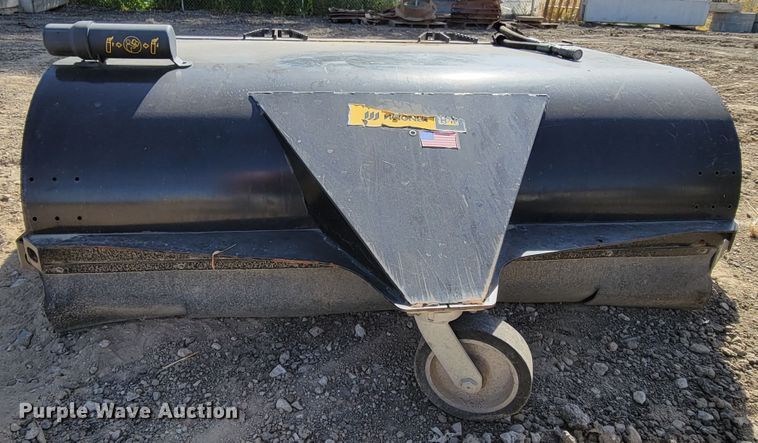 image for item JZ9109 2018 Caterpillar BP118C  skid steer sweeper