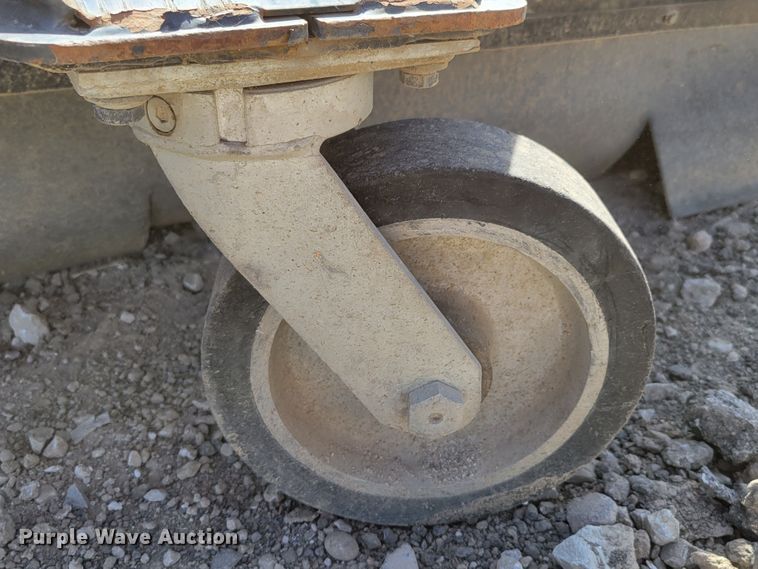 image for item JZ9109 2018 Caterpillar BP118C  skid steer sweeper