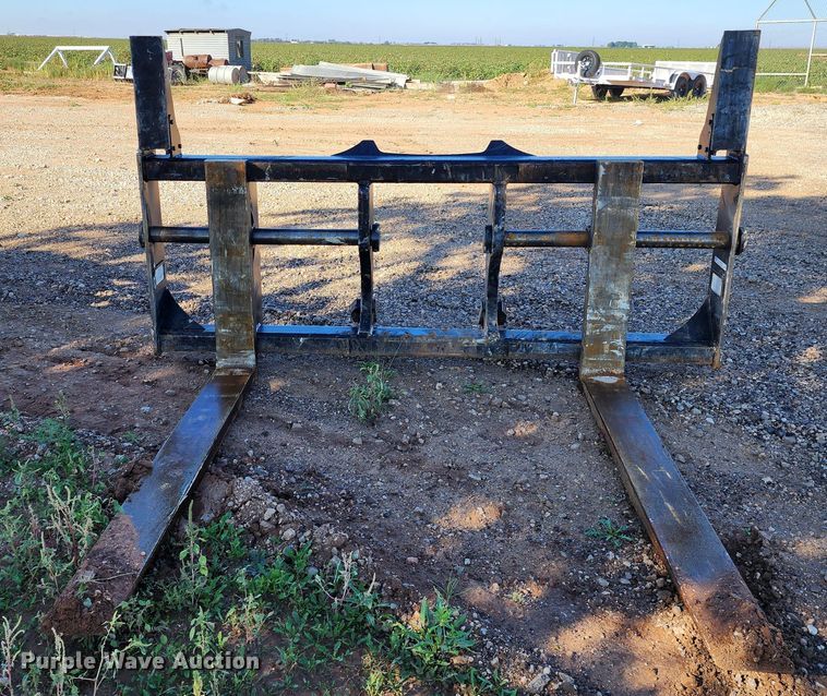 image for item KC9731 2021 Caterpillar  72"L forks