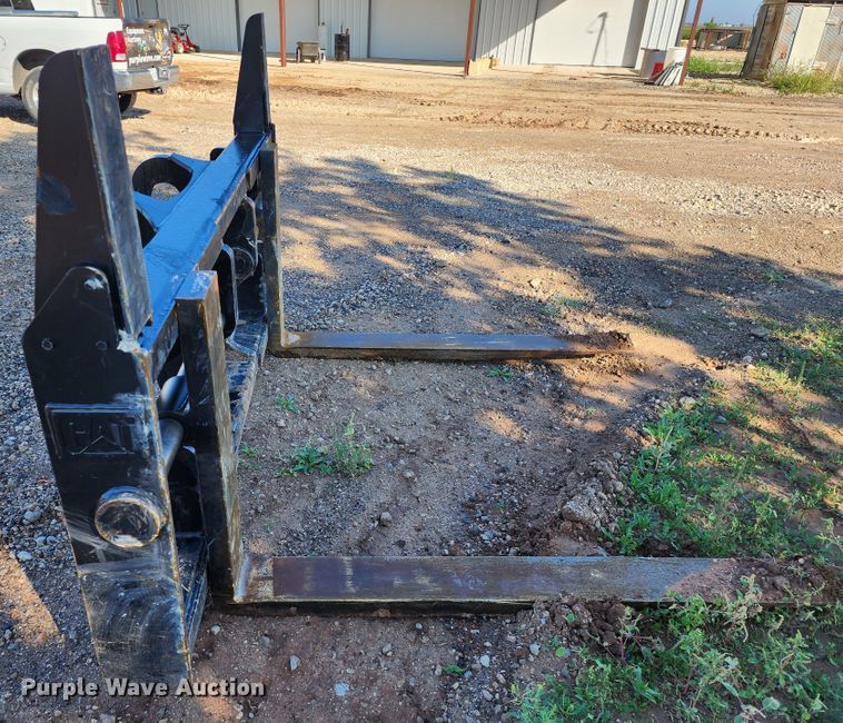 image for item KC9731 2021 Caterpillar  72"L forks