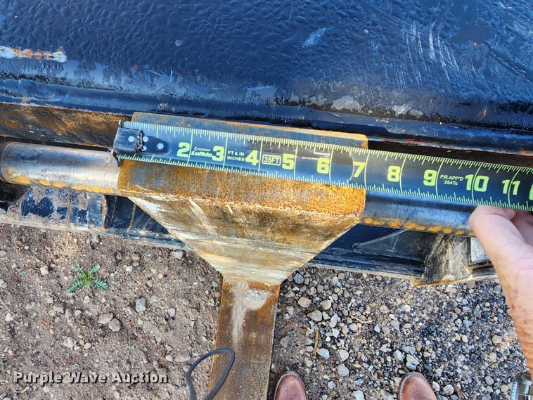 image for item KC9731 2021 Caterpillar  72"L forks