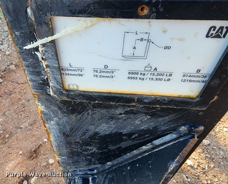 image for item KC9731 2021 Caterpillar  72"L forks