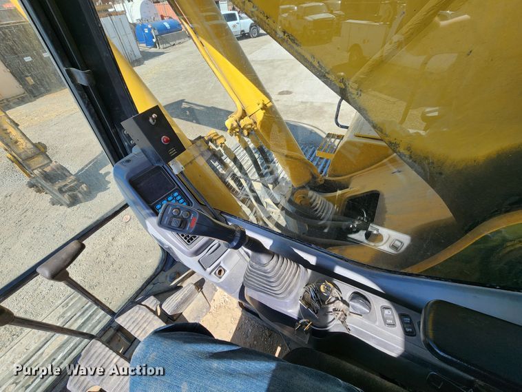 image for item KH9203 2007 Komatsu PC400LC-7  excavator