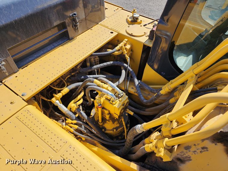 image for item KH9203 2007 Komatsu PC400LC-7  excavator