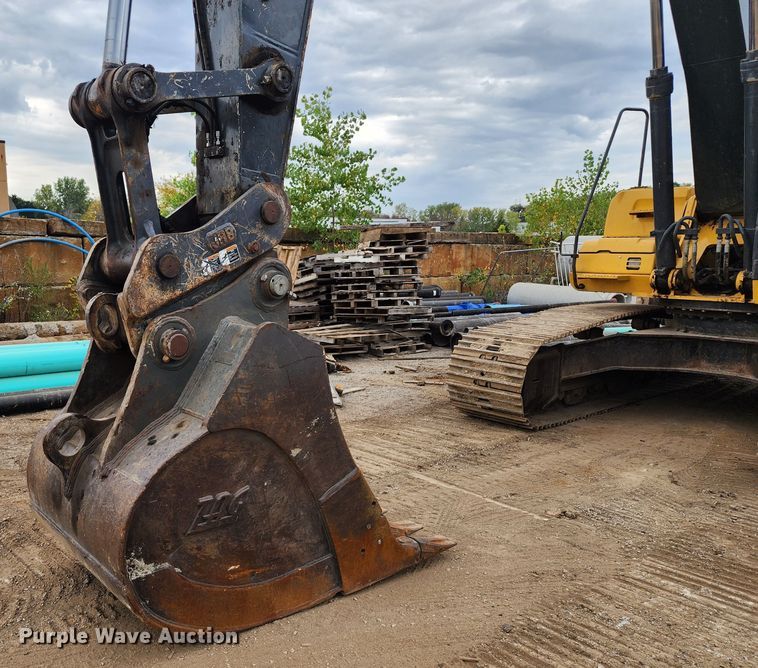 image for item KH9206 2014 John Deere 350G LC  excavator