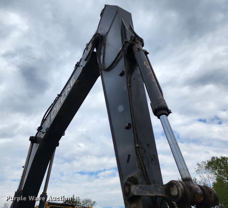 image for item KH9206 2014 John Deere 350G LC  excavator