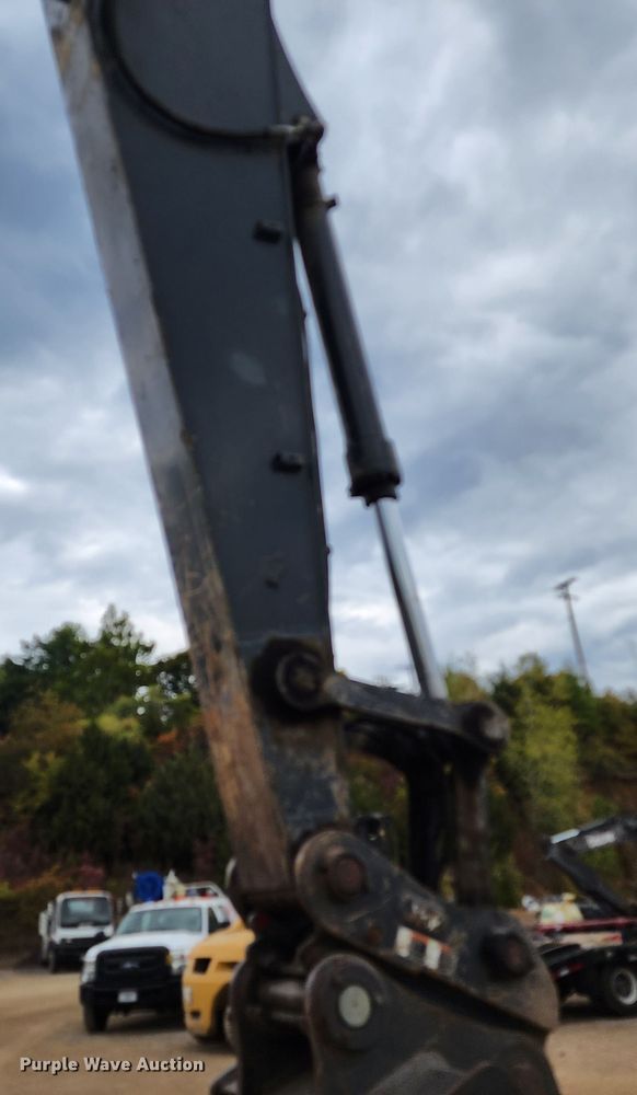 image for item KH9206 2014 John Deere 350G LC  excavator