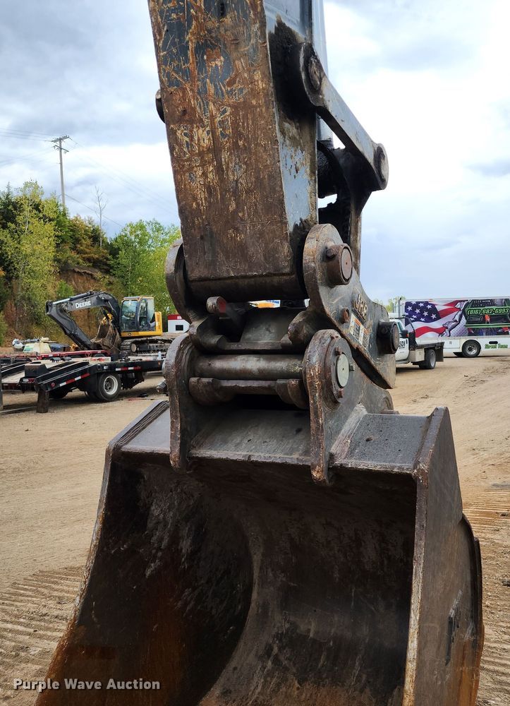 image for item KH9206 2014 John Deere 350G LC  excavator