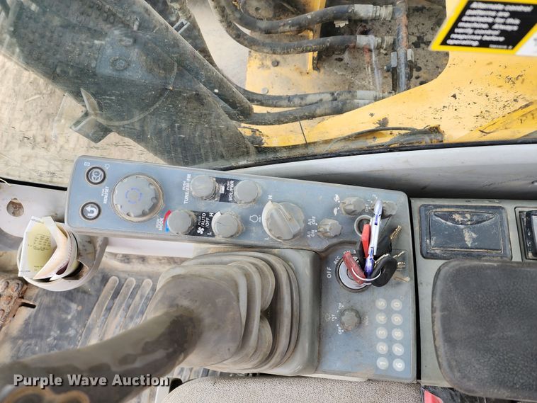 image for item KH9206 2014 John Deere 350G LC  excavator