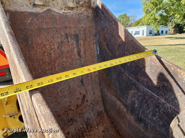 image for item KH9214 2001 Caterpillar 446B  backhoe