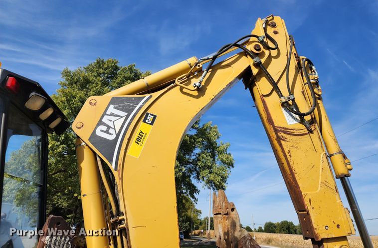 image for item KH9214 2001 Caterpillar 446B  backhoe