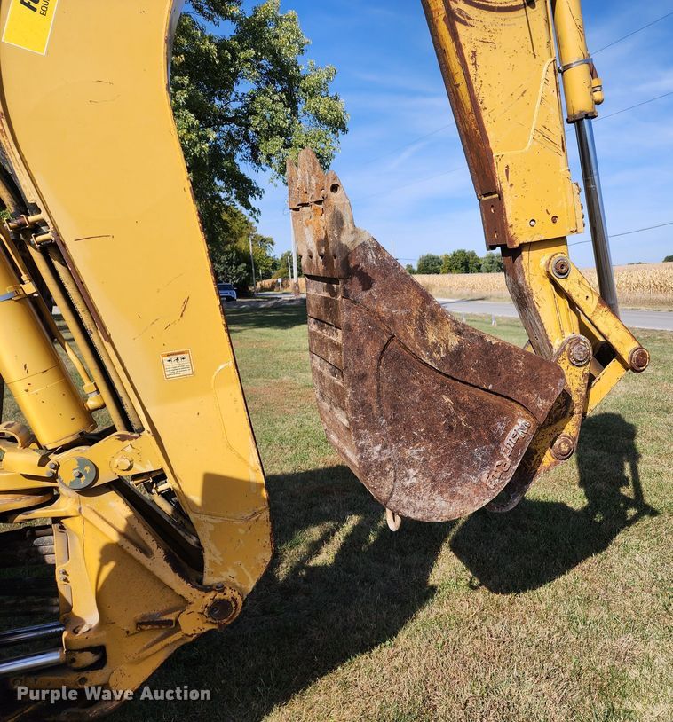 image for item KH9214 2001 Caterpillar 446B  backhoe