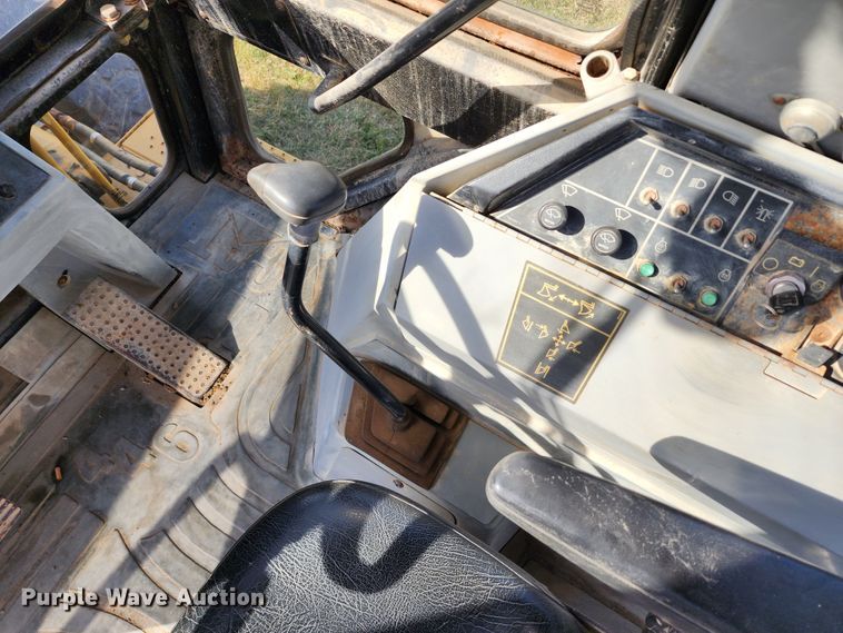 image for item KH9214 2001 Caterpillar 446B  backhoe