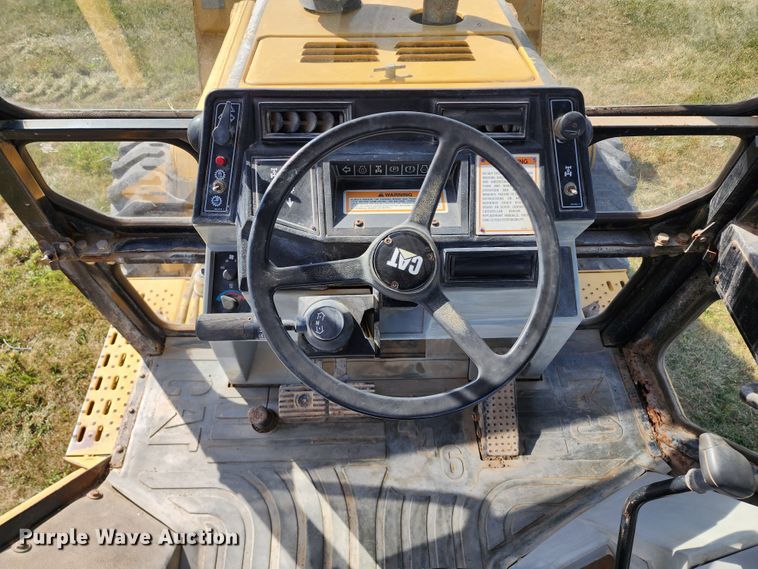 image for item KH9214 2001 Caterpillar 446B  backhoe