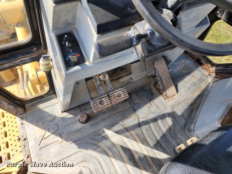 image for item KH9214 2001 Caterpillar 446B  backhoe