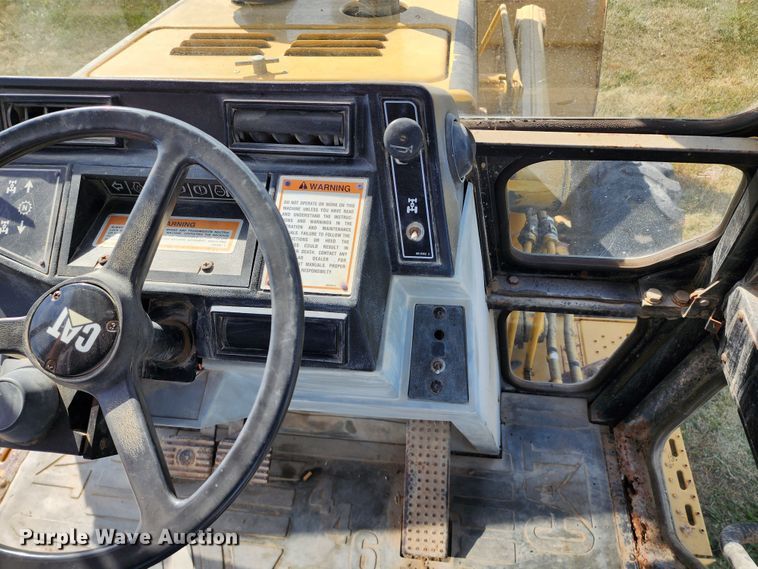 image for item KH9214 2001 Caterpillar 446B  backhoe