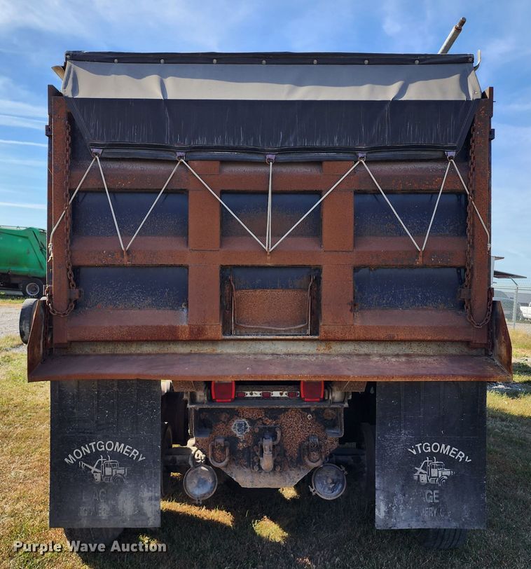 image for item KH9216 1997 Peterbilt 378  dump truck