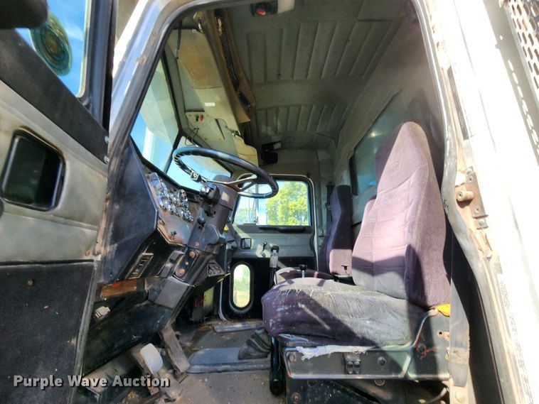 image for item KH9216 1997 Peterbilt 378  dump truck