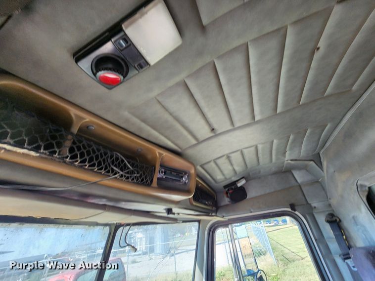 image for item KH9216 1997 Peterbilt 378  dump truck