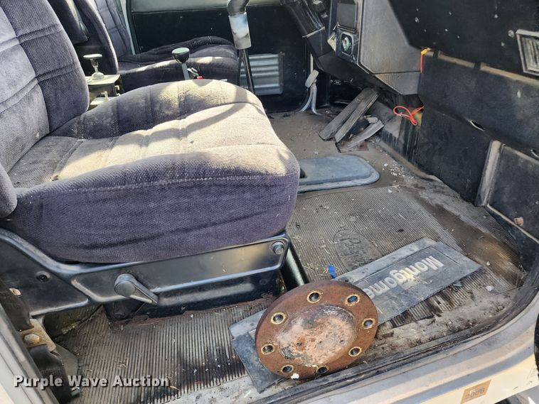 image for item KH9216 1997 Peterbilt 378  dump truck