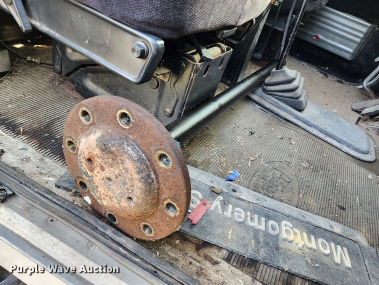 image for item KH9216 1997 Peterbilt 378  dump truck